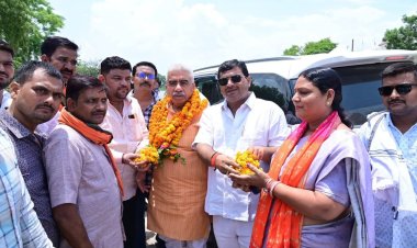 कैबिनेट मंत्री का पालिकाध्यक्ष ने किया स्वागत