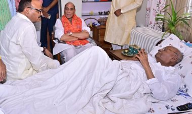 पूर्व विधायक विद्यासागर गुप्ता के आवास पहुंचे राजनाथ सिंह