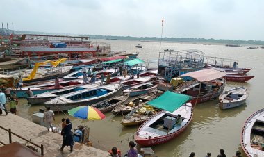 वाराणसी में गंगा का रौद्र रूप: जलस्तर चेतावनी बिंदु के करीब, वरुणा में पलट प्रवाह से बढ़ा बाढ़ का खतरा; प्रशासन हाई अलर्ट पर, जनजीवन प्रभावित