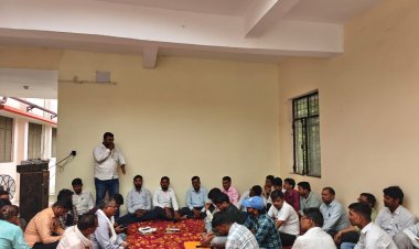 फतेहपुर में लेखपालों का प्रदर्शन: हापुड़ की घटना से रोष, कार्य बहिष्कार कर मांगा न्याय