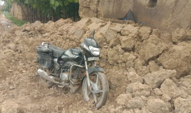 चोलापुर में कच्चा मकान गिरा, मलबे में दबकर दो सगे युवा भाइयों की मौत