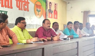 प्रयागराज में बीजेपी के नव नियुक्त प्रवक्ता पवन श्रीवास्तव का भव्य स्वागत: राम जी केसरवानी ने बताया 'कर्मठ व्यक्तित्व के धनी'