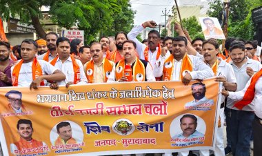 संभल स्थित हरिहर मंदिर में जलाभिषेक के लिए कूच कर रहे सैकड़ों शिवसैनिक गिरफ्तार