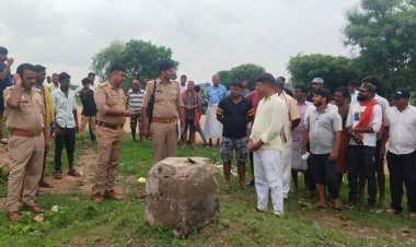पिलर से शिवलिंग गायब, गांव में तनाव, राजस्व टीम कर रही स्थल की नापी