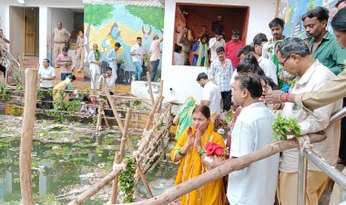 वाराणसी : नागपंचमी पर्व पर नागकूप में दर्शन पूजन के लिए उमड़े श्रद्धालु,नागेश्वर महादेव का जलाभिषेक