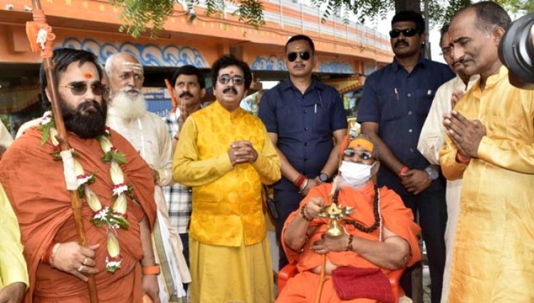 भारतीय सनातन धर्म संस्कृति में गुरू का बड़ा महत्व : शंकराचार्य वासुदेवानंद