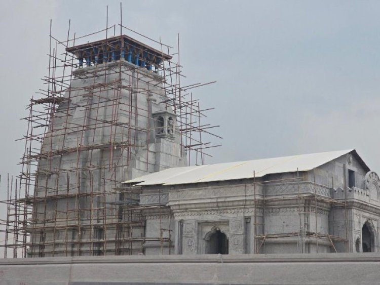 अखिलेश यादव ने श्रावण के पहले दिन नवनिर्मित केदारेश्वर महादेव मंदिर को किया उजागर, सैफई में उमड़ी श्रद्धालुओं की भीड़