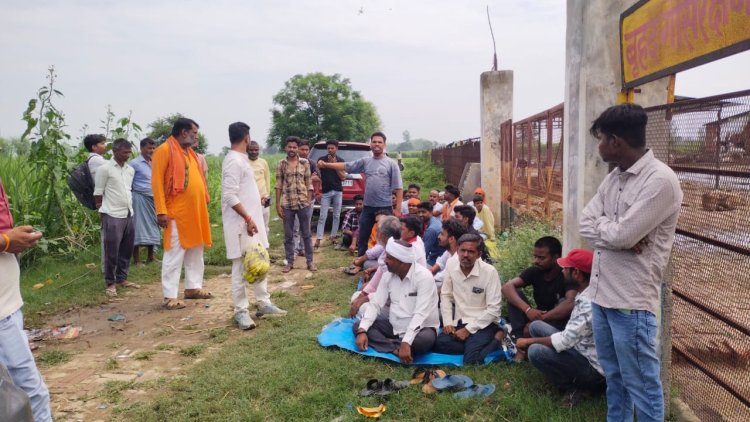 पशु आश्रय में गोवंश की मौत पर बजरंग दल का उग्र प्रदर्शन, एसडीएम ने दिए तत्काल जांच के आदेश