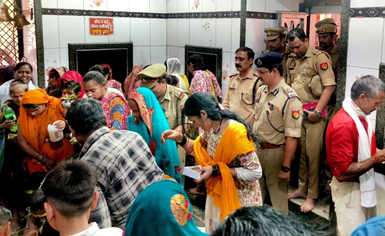 कानपुर में खेरेश्वर महादेव मंदिर एवं गंगा घाट पर सावन की संभावित भारी भीड़ के दृष्टिगत संयुक्त पुलिस आयुक्त का निरीक्षण