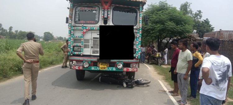 हरदोई में भीषण सड़क हादसा: दवा लेने जा रहे दंपति को तेज रफ्तार ट्रक ने कुचला, पति की मौत, पत्नी गंभीर घायल