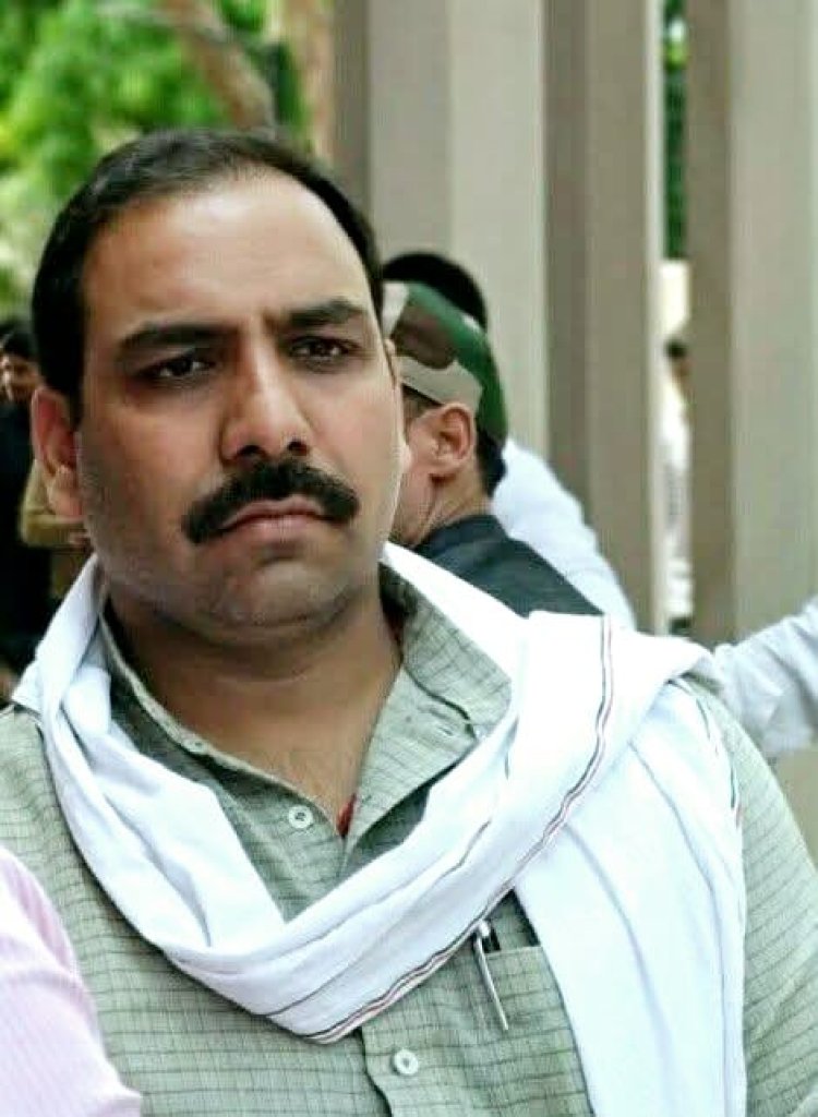 दालमंडी क्षेत्र में चल रहे सड़क चौड़ीकरण अभियान के विरोध में उतरी कांग्रेस