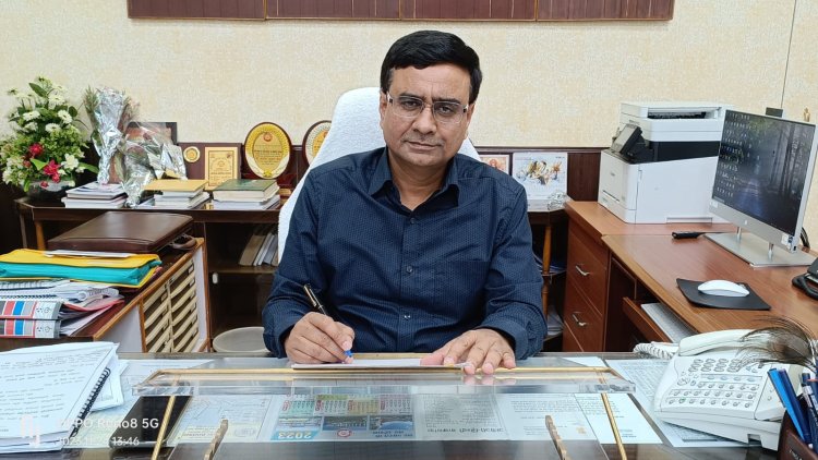 रेल ट्रैक पर रील बनाने व अनाधिकृत रुप से पार करने वालों पर झांसी रेल मंडल सख्त