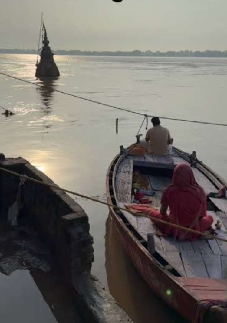वाराणसी में गंगा का जलस्तर खतरे के निशान से तीन मीटर नीचे
