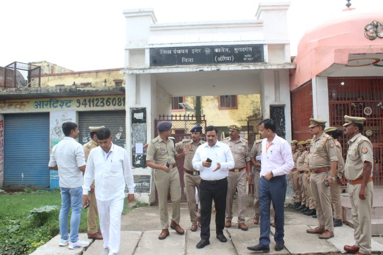केन्द्राें का डीएम-एसपी ने जायजा लेते हुए संपन्न कराई आरओ-एआरओ परीक्षा