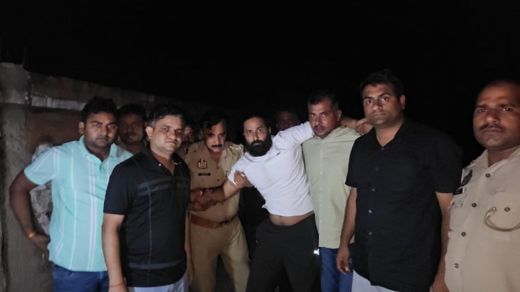 मुठभेड़ में 50 हजार का इनामी गिरफ्तार, गोली लगी, 15 वर्षों से था फरार