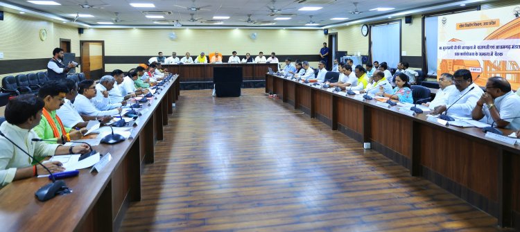 हम केवल योजनाएं बनाने तक ही सीमित नहीं, बल्कि उनका जमीनी क्रियान्वयन भी सुनिश्चित कराते हैं: योगी आदित्यनाथ