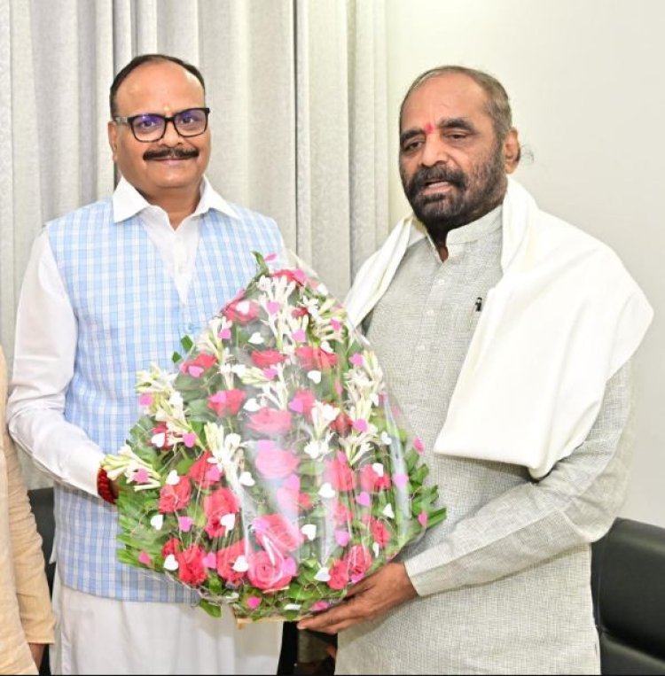 हंसराज अहीर पहुंचे लखनऊ,उप मुख्यमंत्री ब्रजेश पाठक ने किया स्वागत