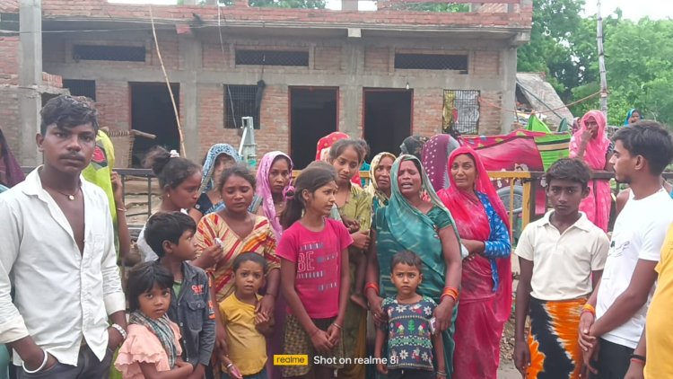 अनियंत्रित पिकअप की चपेट में आकर महिला की मौत, दो की हालत गंभीर