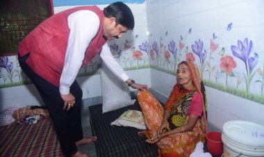 प्रयागराज बाढ़: मंत्री नन्दी ने लिया जायजा, पीड़ितों को मिली राहत!