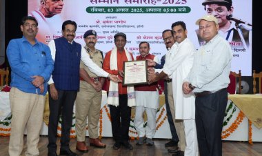 मैथिलीशरण गुप्त के दिखाए मार्ग का अनुसरण करें: महापौर