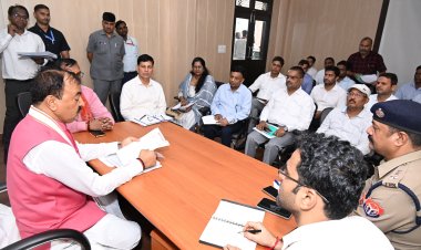 स्वास्थ्य विभाग बाढ़ प्रभावित क्षेत्रों में कैंप कर लोगों का करे स्वास्थ्य परीक्षण : केशव प्रसाद मौर्य