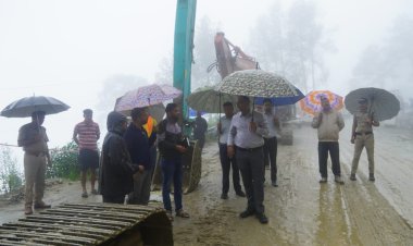 जिलाधिकारी ने किया एनएच-09 का स्थलीय निरीक्षण, आपदा से निपटने के लिए प्रशासन अलर्ट मोड में