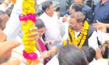 रायबरेली में स्वामी प्रसाद मौर्य पर हमला, समर्थकों ने युवक काे पीटा