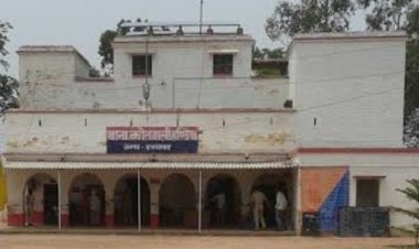 प्रयागराज: ट्रक व डीसीएम की टक्कर से युवक की माैत