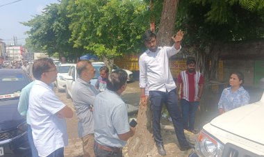 बाढ़ प्रभावित क्षेत्रों में की जाय सफाई एवं प्रतिदिन दवा का छिड़काव: सीलम साईं तेजा