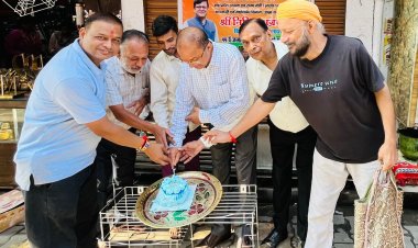 आबकारी मंत्री नितिन अग्रवाल का जन्मदिन मनाया गया