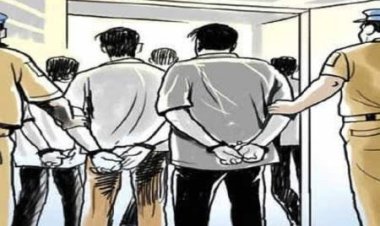 फिरोजाबाद पुलिस ने पांच घंटे में 48 अभियुक्ताें काे किया गिरफ्तार