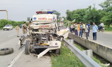 भदोही: बिहार जा रही एम्बुलेंस खड़े कंटेनर से टकराई, दो महिलाओं की मौत