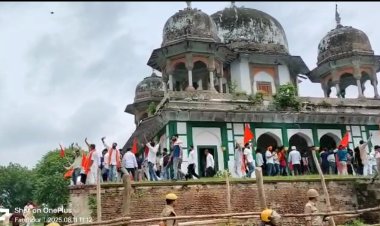 उप्र. के फतेहपुर में विवादित स्थल पर हिंदू संगठनों ने लगाया ध्वज, प्रशासन ने वार्ता कर बहाल की शान्ति व्यवस्था