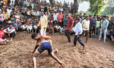 कजरी महोत्सव में गूंजा दंगल अखाड़ा, राहुल सिंह ने पटखनी देकर जीता खिताब