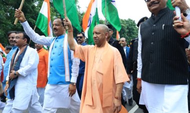 भारत मां, महापुरुषों, क्रांतिकारियों और वीर सैनिकों के प्रति कृतज्ञता का भाव है तिरंगा यात्रा : मुख्यमंत्री योगी