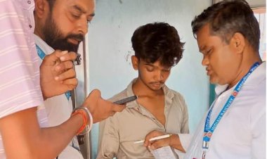 प्रयागराज जंक्शन पर टिकट चेकिंग अभियान में 2.94 लाख रूपये का जुर्माना