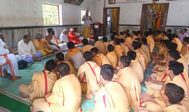 नरोत्तमानन्द गिरि महाराज की 29वीं पुण्यतिथि पर भक्तों ने किया नमन