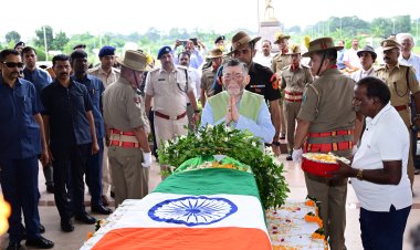 झारखंड के राज्यपाल ने दिवंगत रामदास सोरेन को दी श्रद्धांजलि