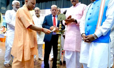 अटल जी ने राजनीति को बनाया सेवा का माध्यमः सीएम योगी