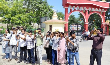 फोटोग्राफी के समय सामाजिक सरोकारों व मानवीय संवेदनाओं का रखें ख्याल : प्रो डॉ मनोज मिश्रा