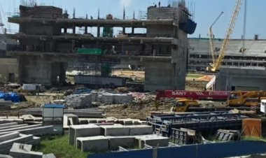 वाराणसी में अंतरराष्ट्रीय क्रिकेट स्टेडियम का स्वागत द्वार बन कर तैयार