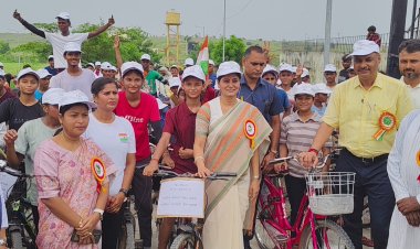 संडे बना स्पोर्ट्स डे, अनुप्रिया पटेल की अपील– हर सप्ताह अपनाएं साइकिलिंग व एक्टिविटी