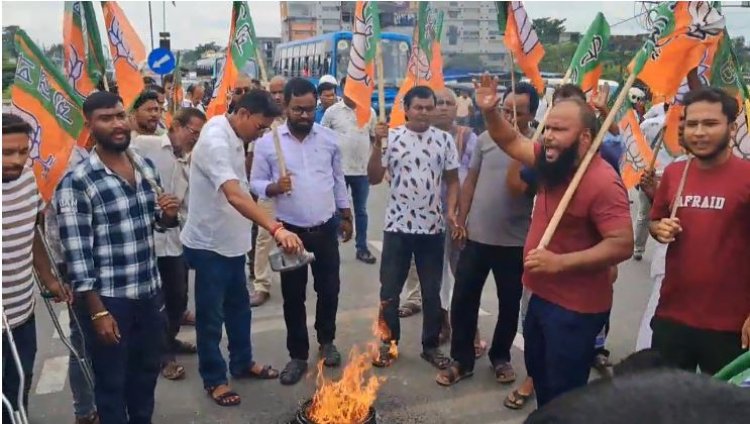 शुभेंदु के काफिले पर हमले के विरोध में भाजपा का प्रदर्शन