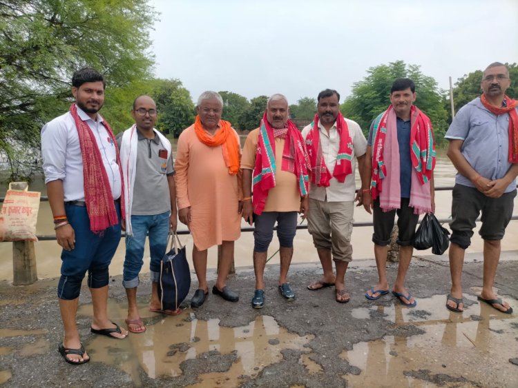 बाढ़ पीड़ितों की सेवा में विश्व हिन्दू परिषद सक्रिय