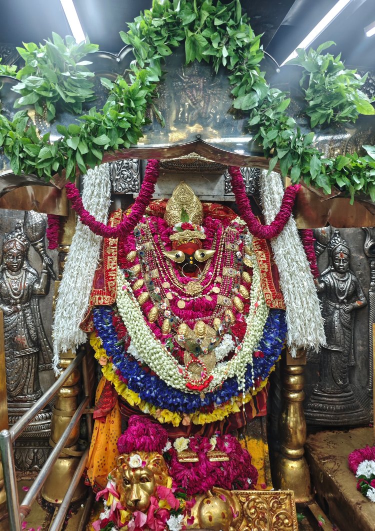 श्रद्धा और भक्ति से गूंजा विंध्यधाम, सावन पूर्णिमा पर देवी के दरबार में भारी भीड़