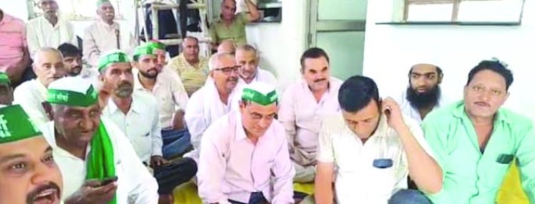 उत्तराखंड किसान मोर्चा के कार्यकर्ताओं ने स्मार्ट मीटर के विरोध में दिया धरना