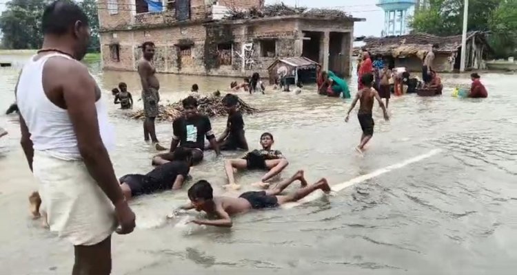 गंगा का बढ़ा जलस्तर, नेशनल हाईवे बना वाटर पार्क