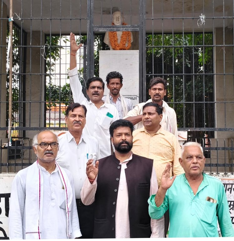 बेकसूर जनता पर हो रहे अत्याचार को बर्दाश्त नहीं कर सके शहीद पदमलाल धर: अशफाक अहमद