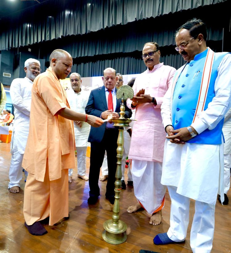 पुलिस कर्मियों के लिए प्रेरणा का स्रोत है भगवान श्रीकृष्ण का अवतरण: सीएम योगी