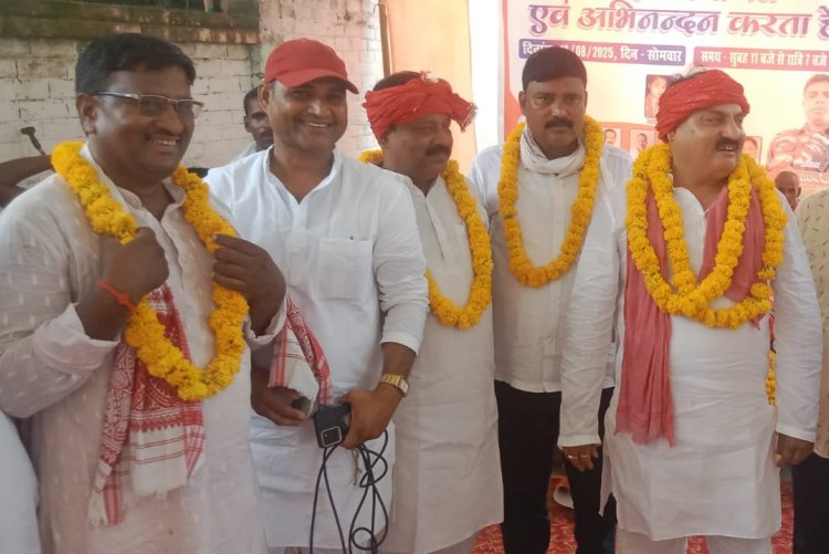 रामलीला मैदान में अंबेडकर कजली महोत्सव, कलाकारों ने बिखेरा कजली का रंग